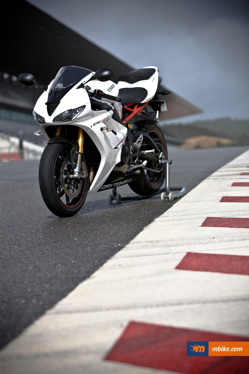 Triumph Daytona 675r Mobile Wallpapers Wallpaper Cave