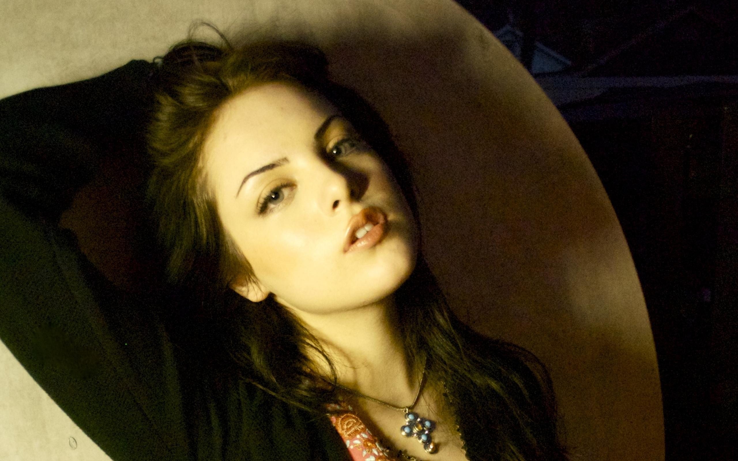 Elizabeth Gillies Gillies Wallpaper