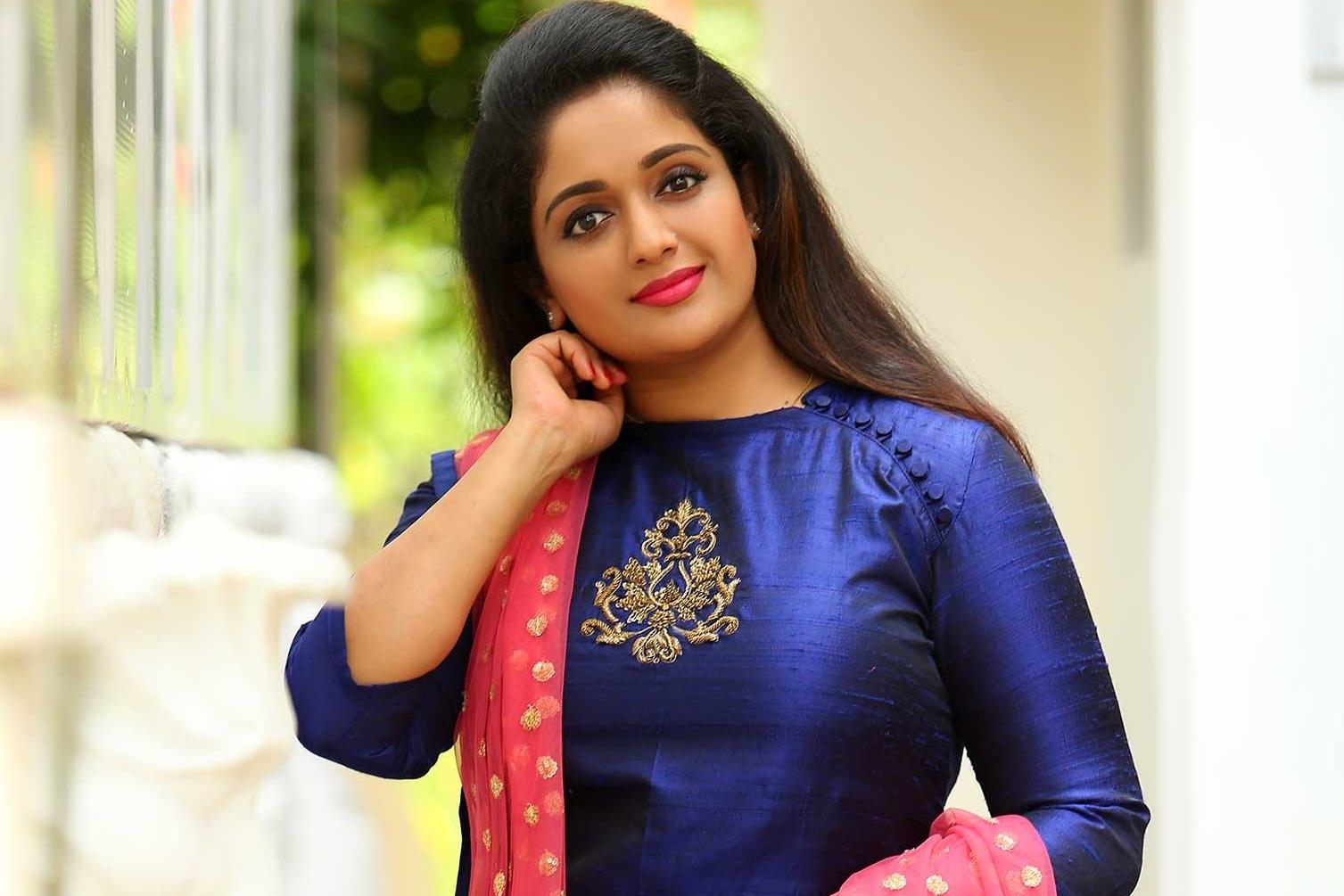 Stunning Picture Of Kavya Madhavan Facts N' Frames Movies