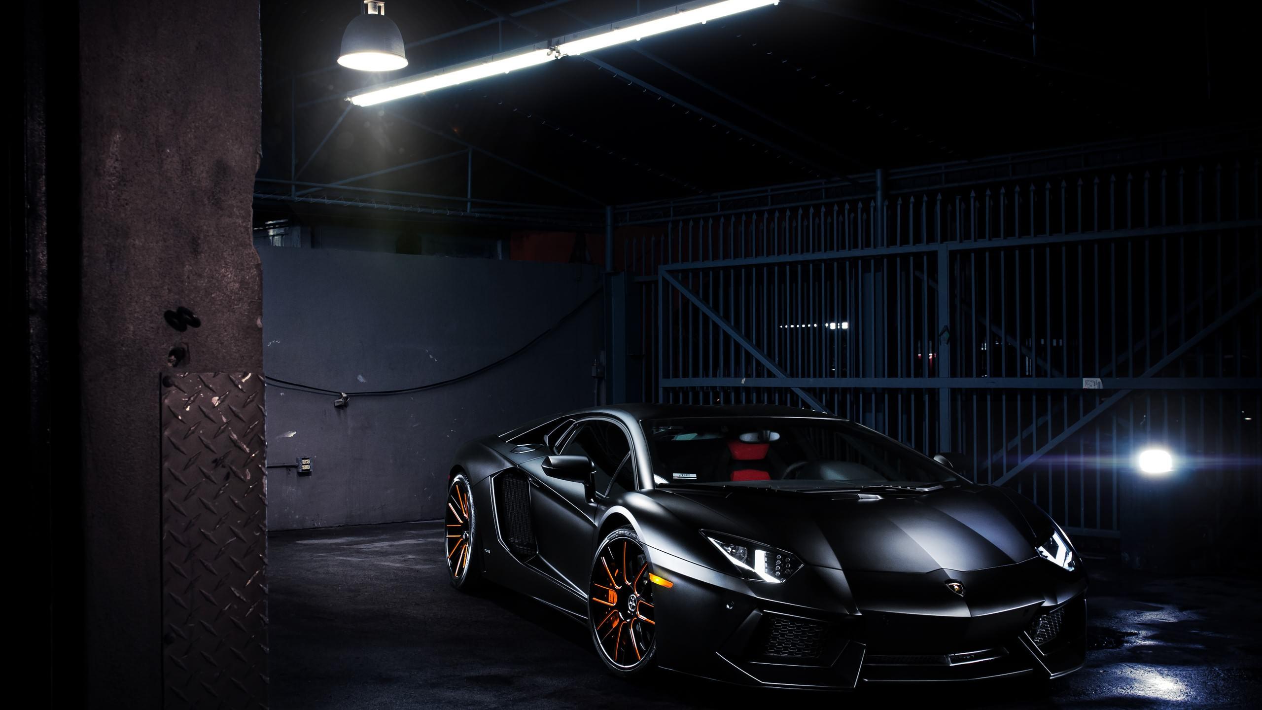 Black Lamborghini Aventador Parking Desktop Wallpaper