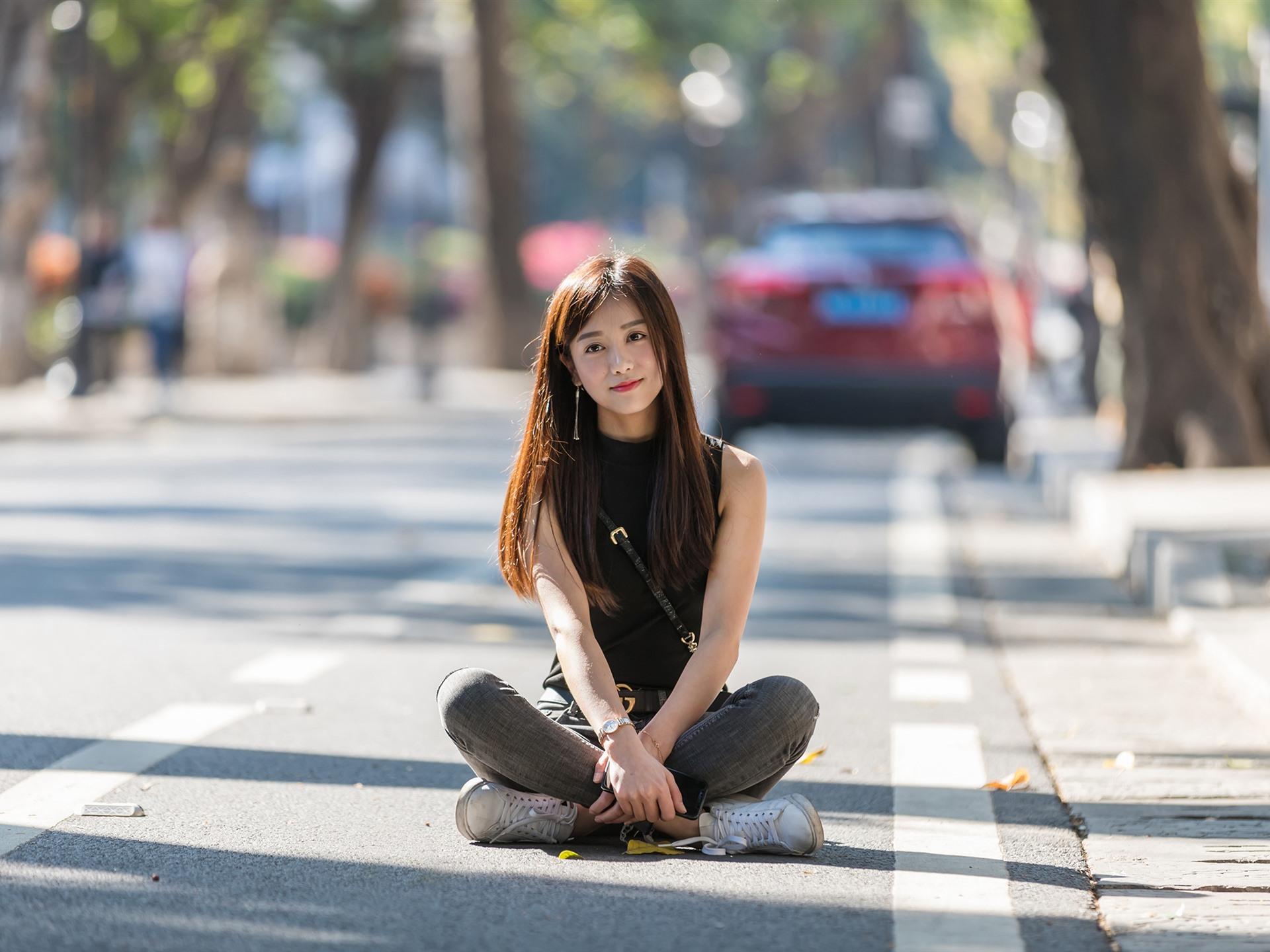 Wallpaper Asian girl sit at street 1920x1440 HD Picture, Image