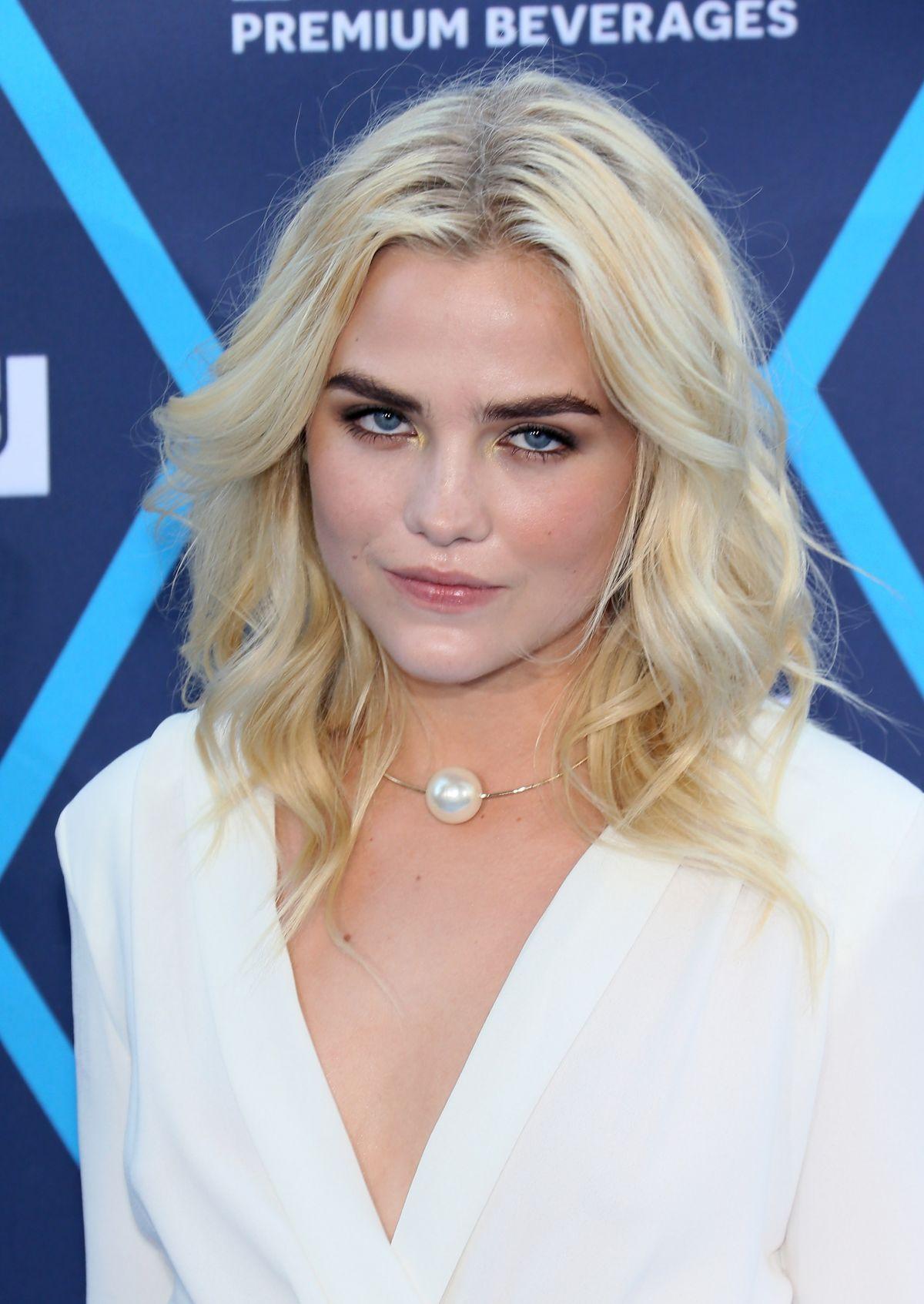 Maddie Hasson And Lucy Hale Maddie hasson. Lucy hale, Children