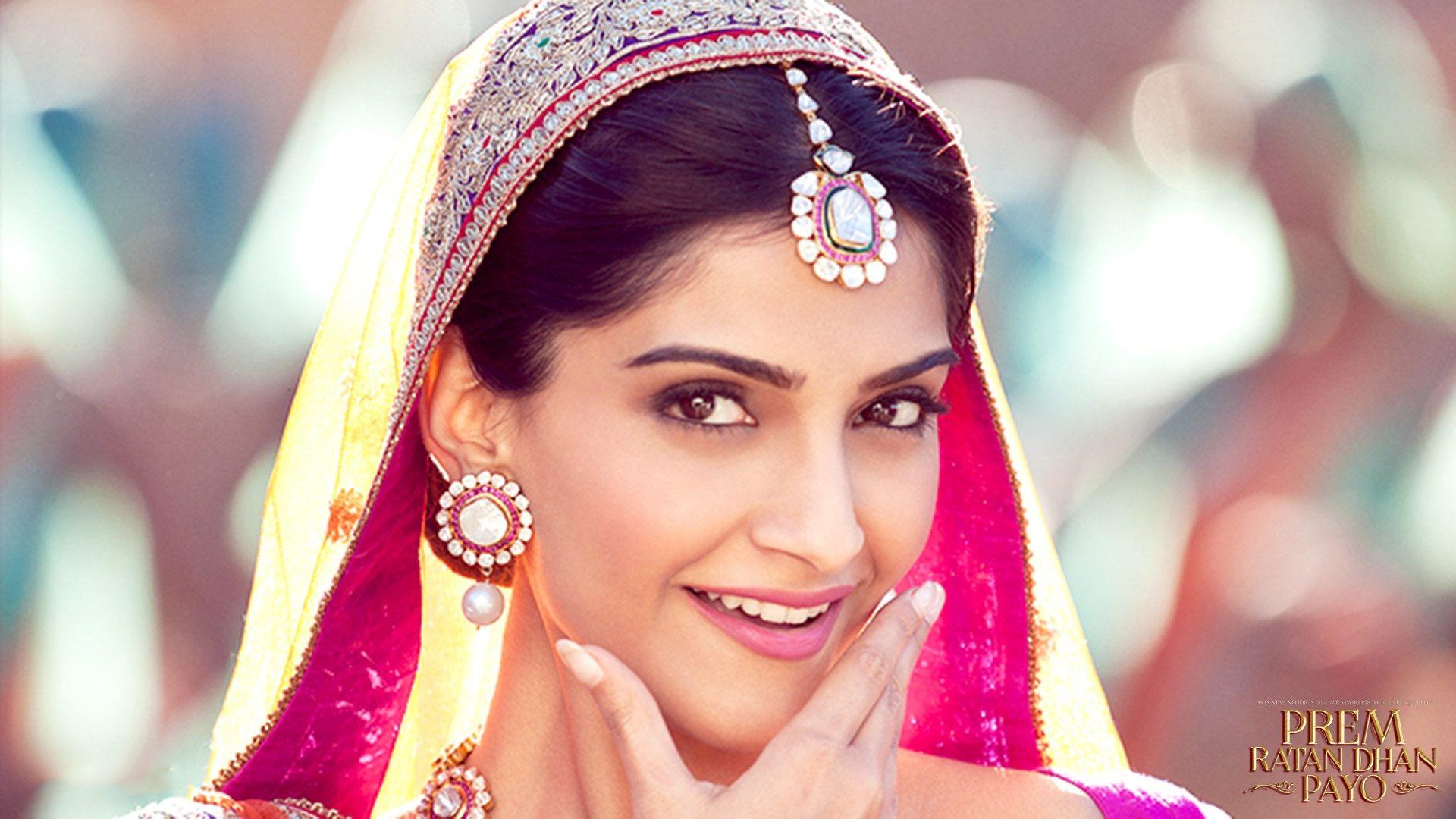 Sonam Kapoor Pictures Hd Wallpapers - Wallpaper Cave