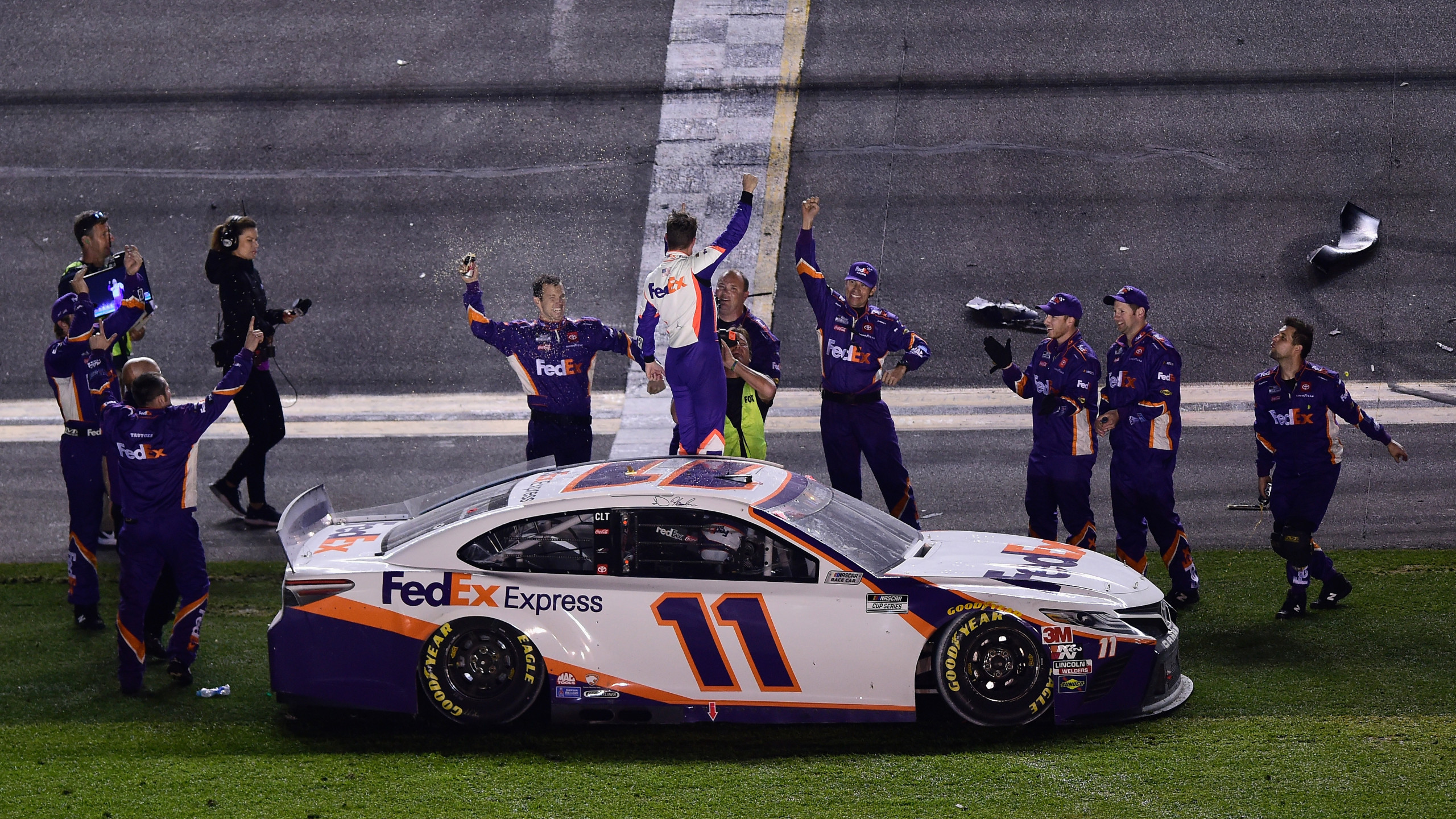 Daytona 500: Denny Hamlin wins 2 in a row, Ryan Newman involved