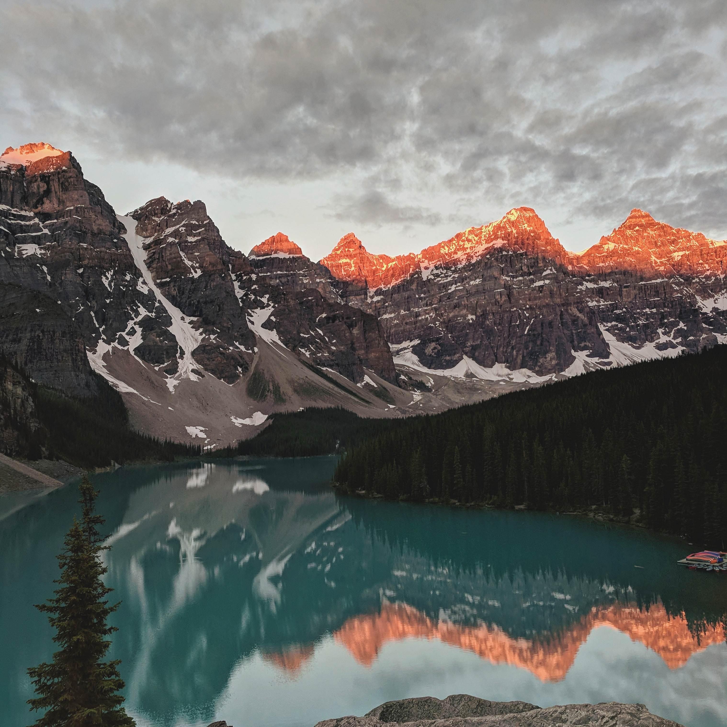 Beautiful Moraine Lake Sunrise Wallpapers Wallpaper Cave