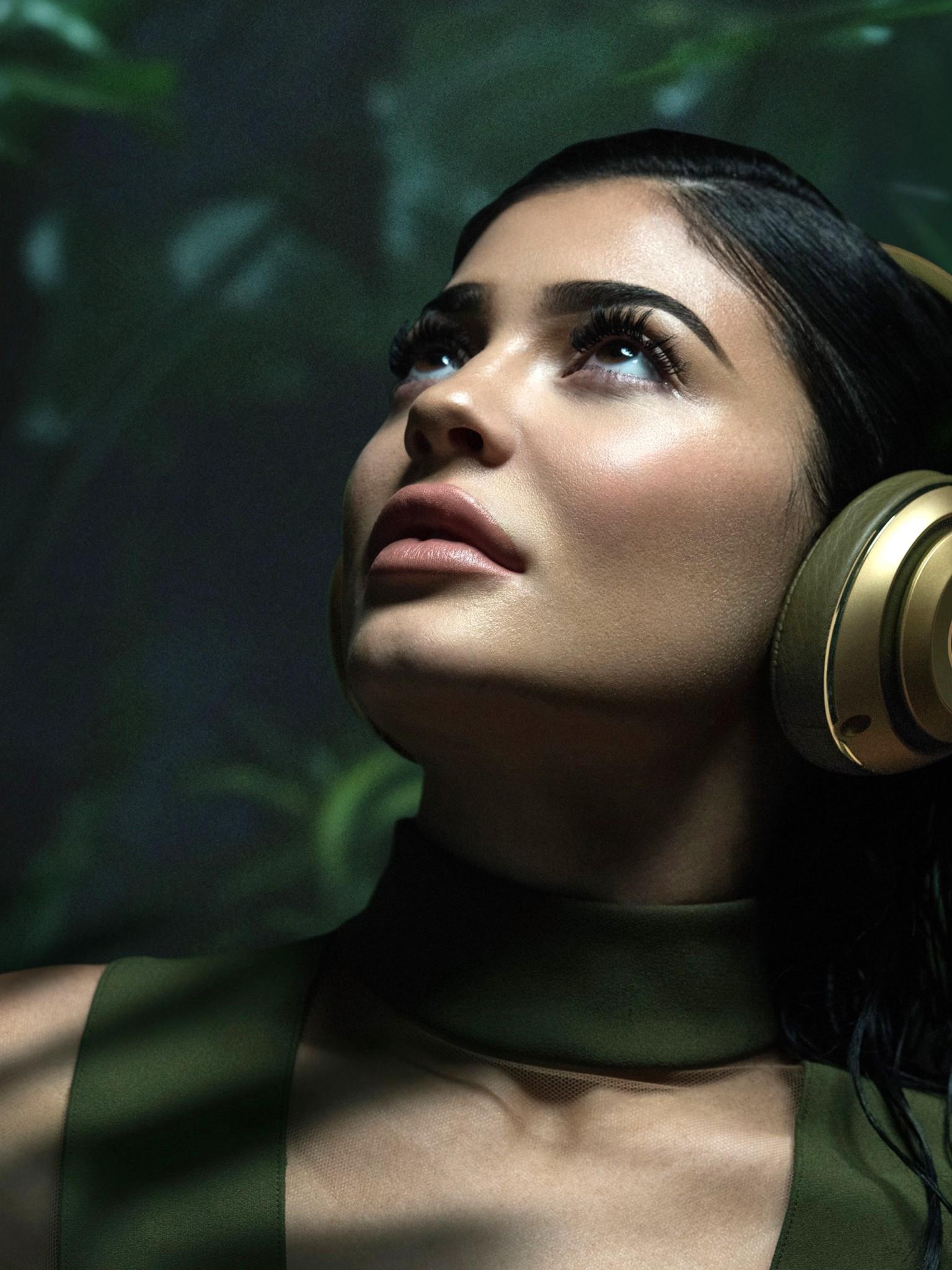 Kylie Jenner Wearing Beats Headphones Wallpaper HD Wallpaper