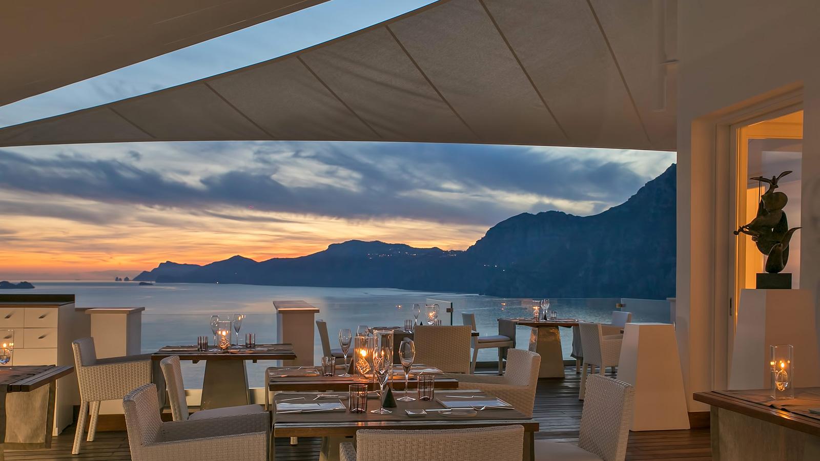 CASA ANGELINA OFFICIAL WEBSITE. UN PIANO NEL CIELO