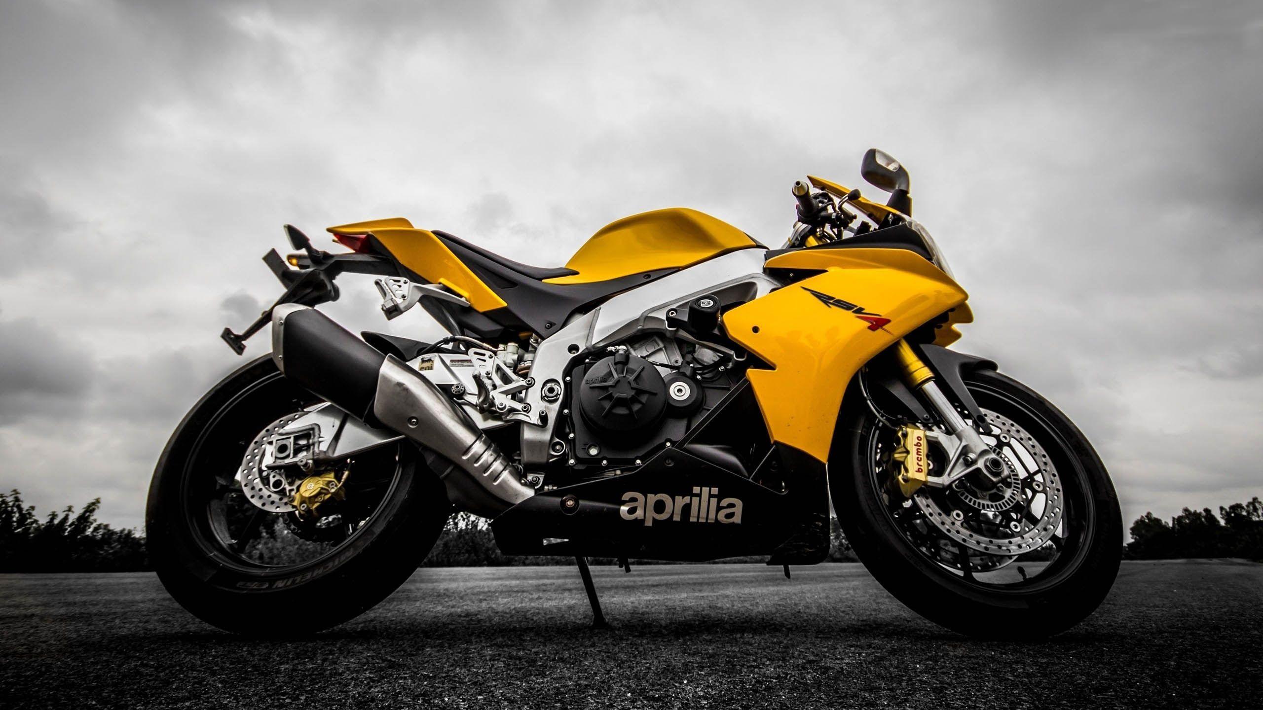 Aprilia RSV4 R HD Wallpaper :These Wallpaper Background Are Free