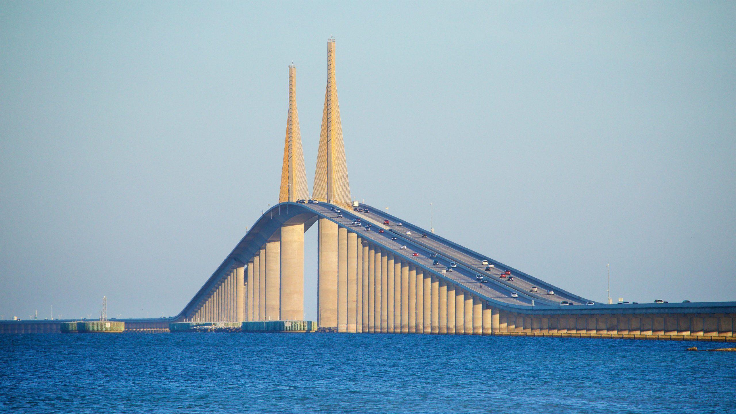 Hotels Closest to Sunshine Skyway Bridge in Florida from