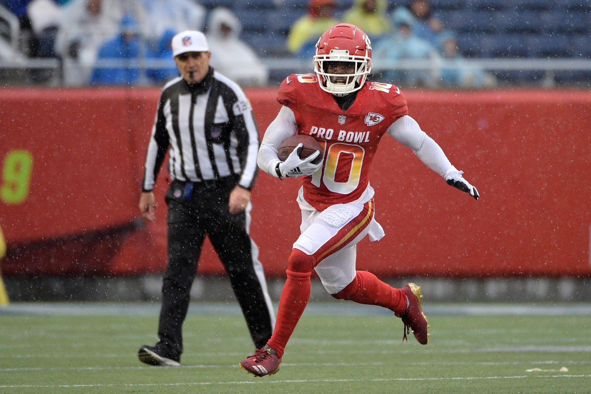 Chiefs Investigating Violence Claims Against Receiver Tyreek Hill