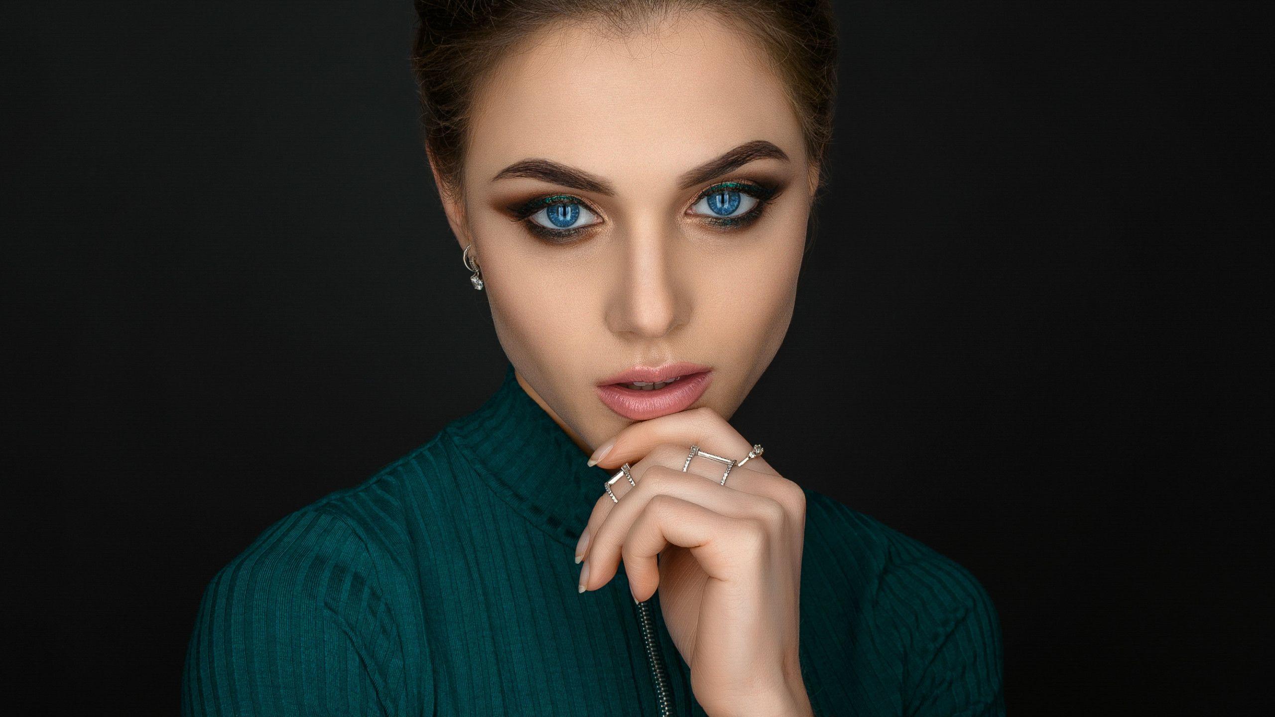 Blue Eyes Girl Closeup Portrait 1440P Resolution HD 4k