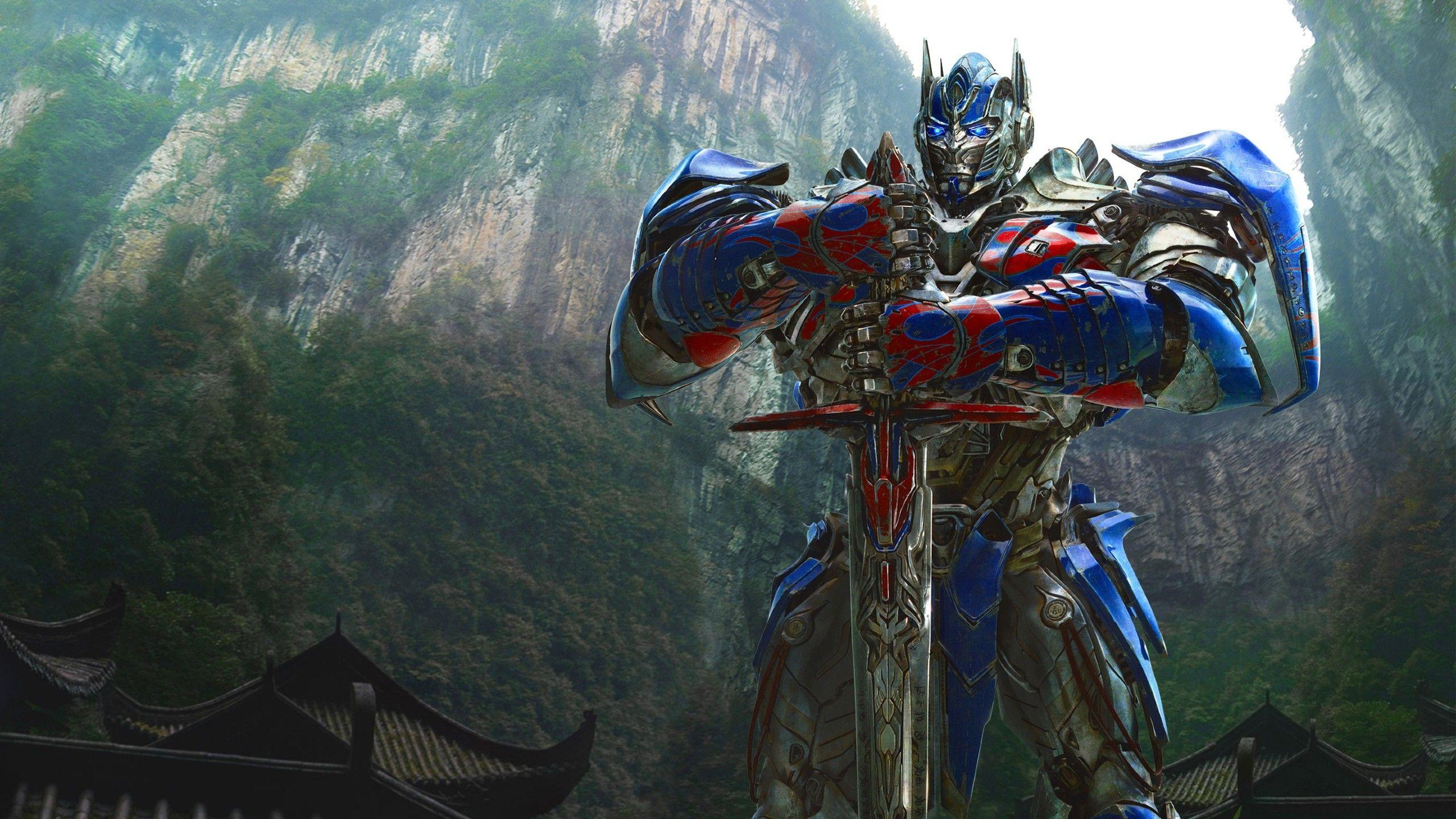 Optimus Prime In Transformers 1440P Resolution Wallpaper