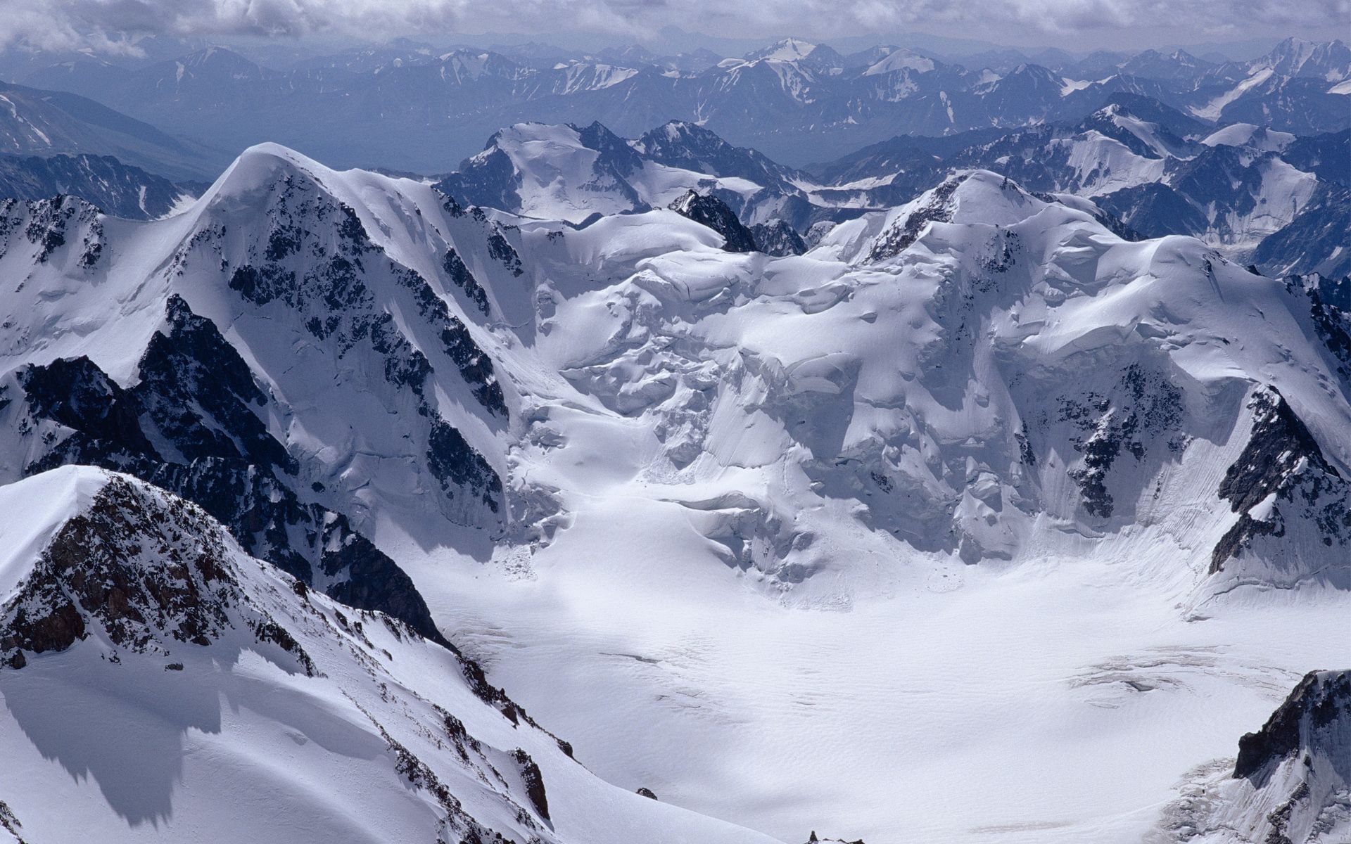 Altai Mountains. Mountain wallpaper, Snowy mountains, Mountains