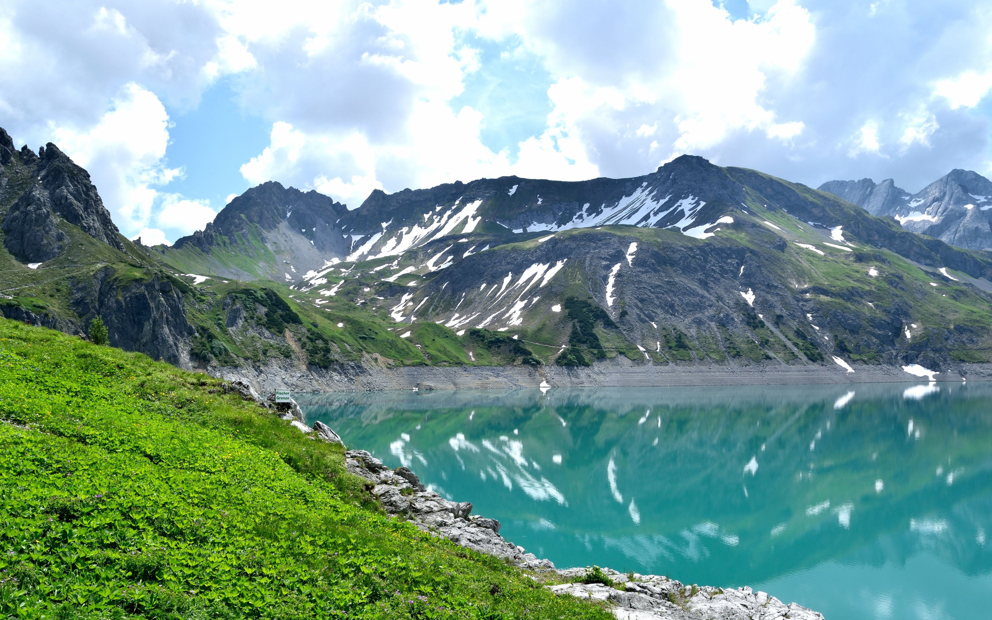 Download 3840x2400 wallpaper green lake, nature, mountains, 4k