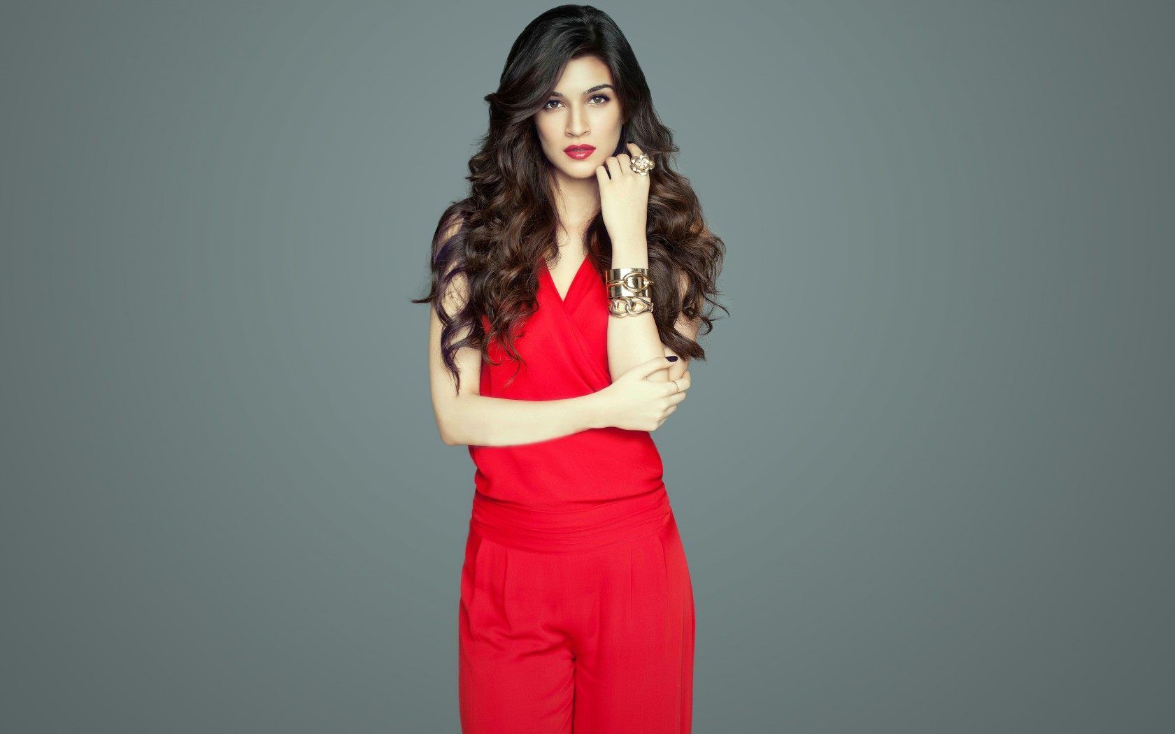 Kriti Sanon HD Wallpaper New