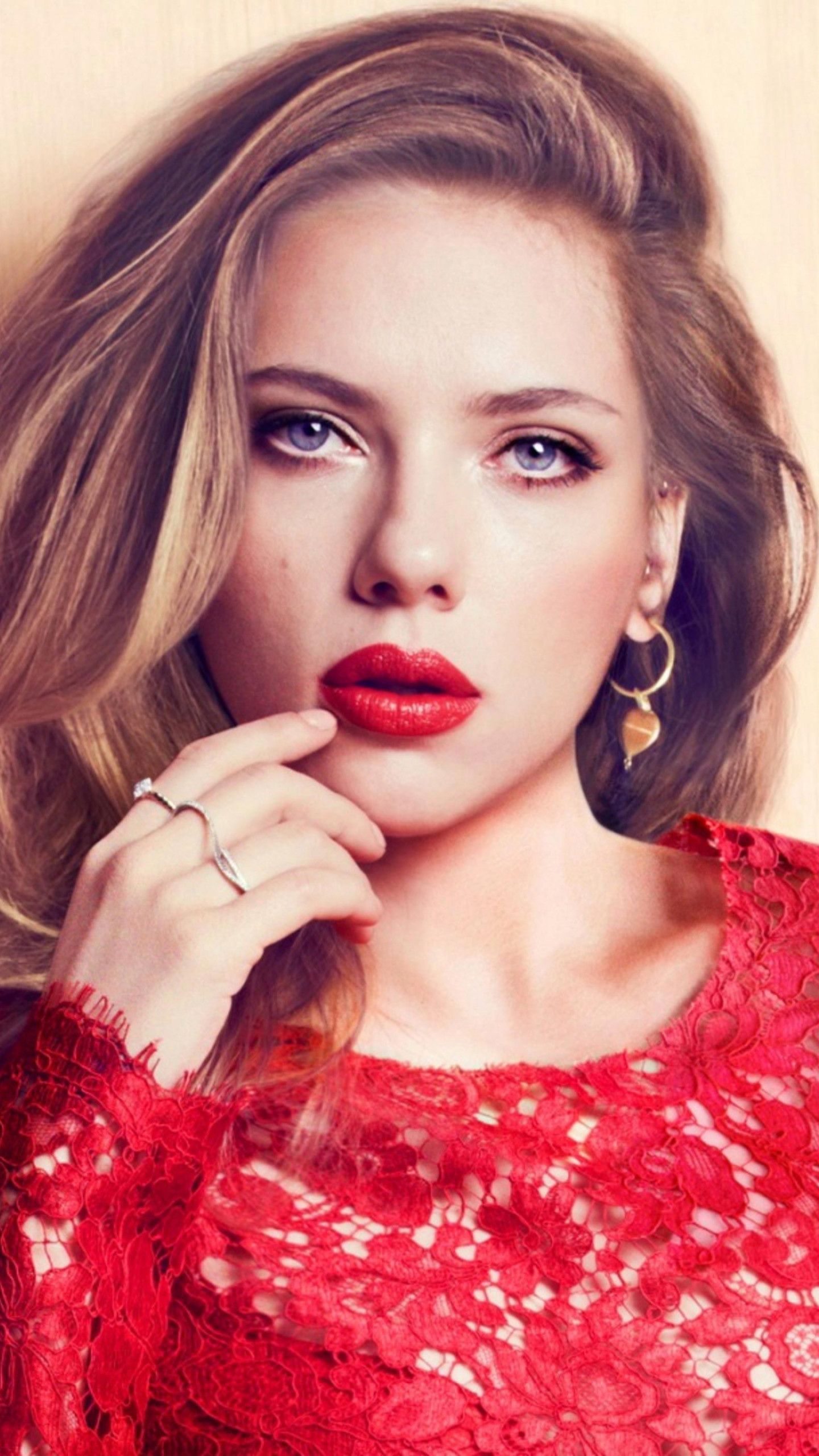 Scarlett Johansson iPhone Wallpaper