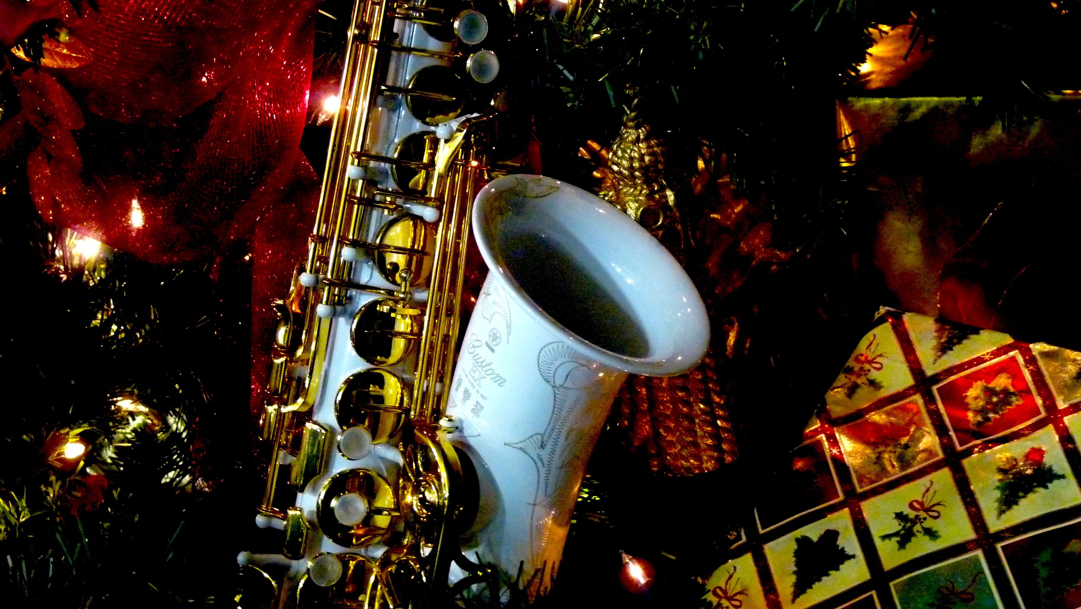 Christmas Saxophone, Download Wallpaper