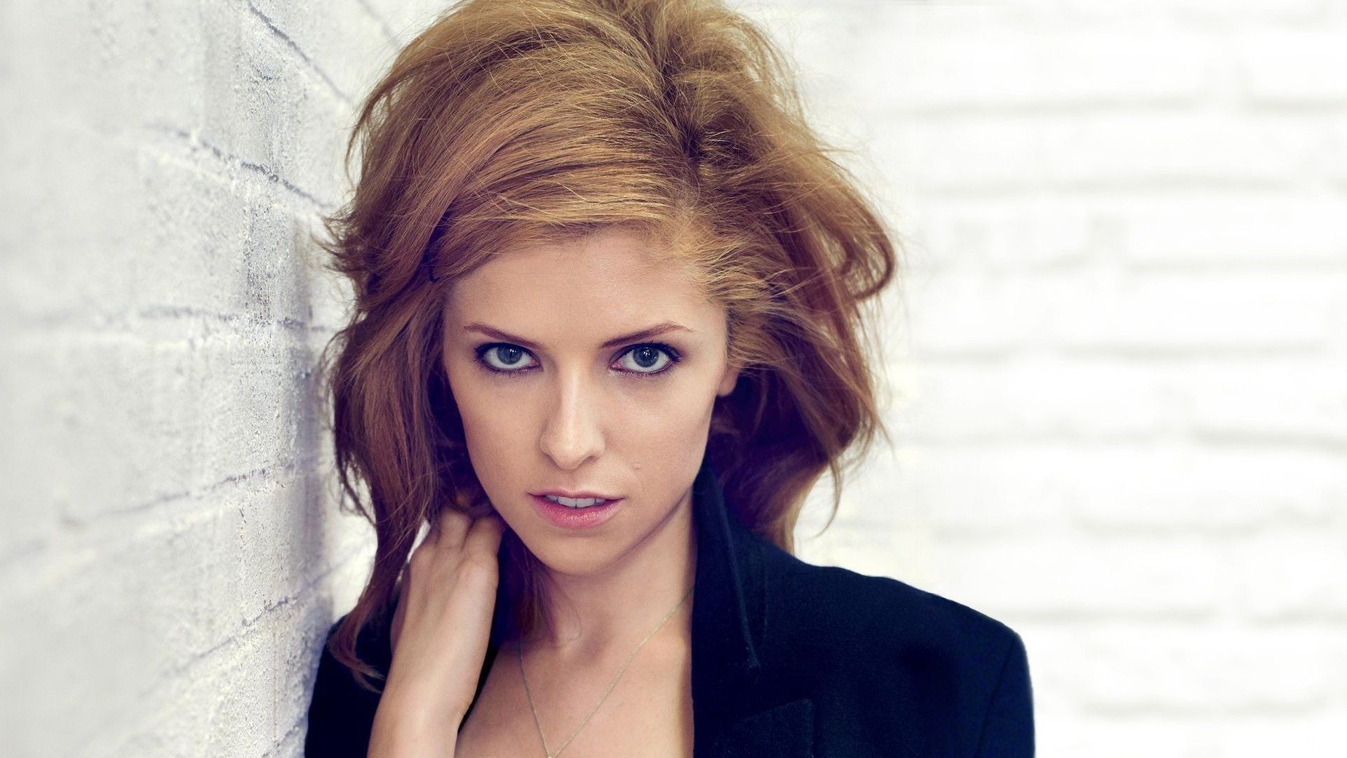 Anna Kendrick Wallpaper