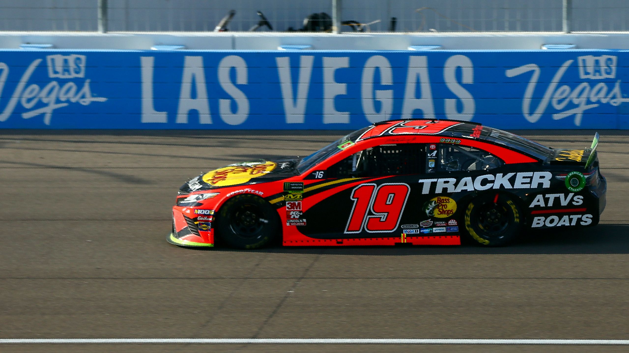 Truex races into 2nd round with win in opening playoff race