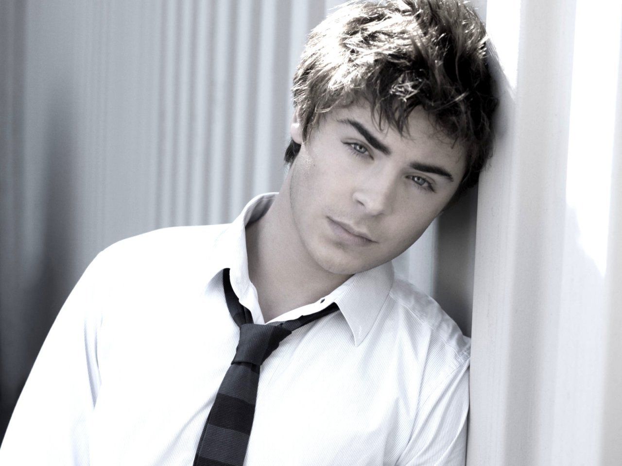 Zac Efron Love Efron Wallpaper