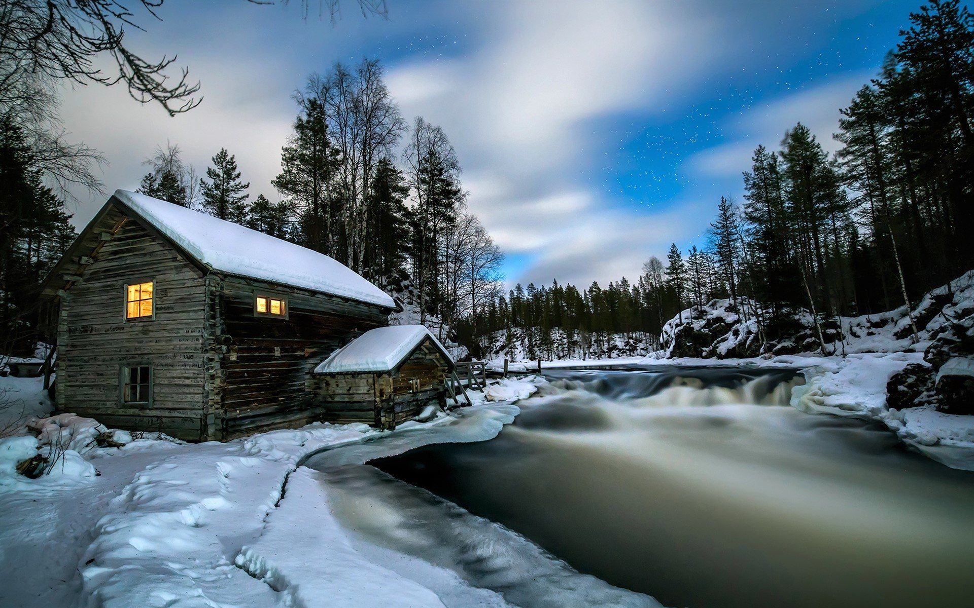 House on Winter River HD Wallpaper