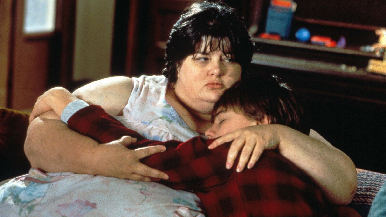 Leonardo DiCaprio pays tribute to 'What's Eating Gilbert Grape' co