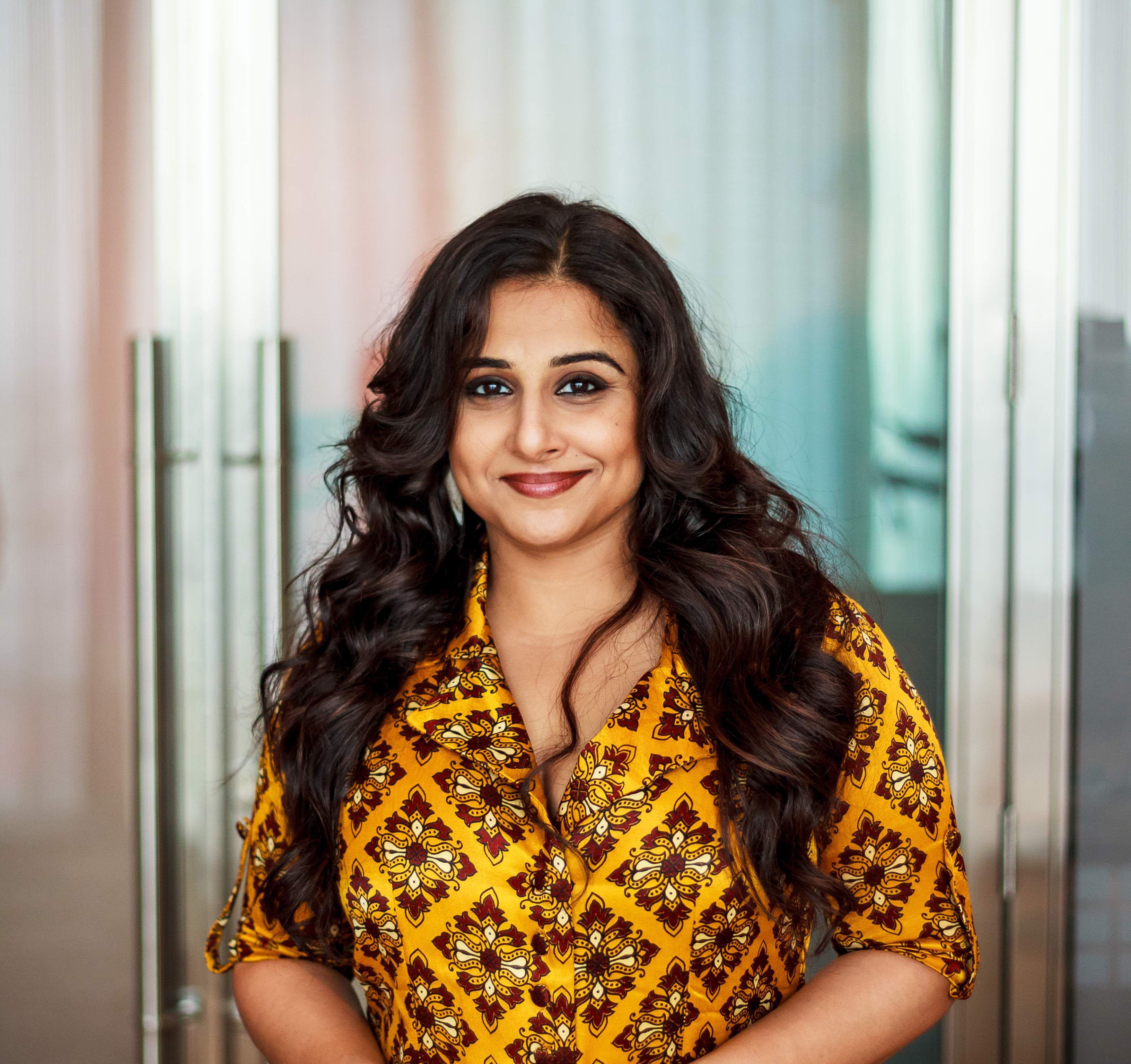 Vidya Balan HQ Wallpapers | Vidya Balan Wallpapers - 12670 - Oneindia  Wallpapers