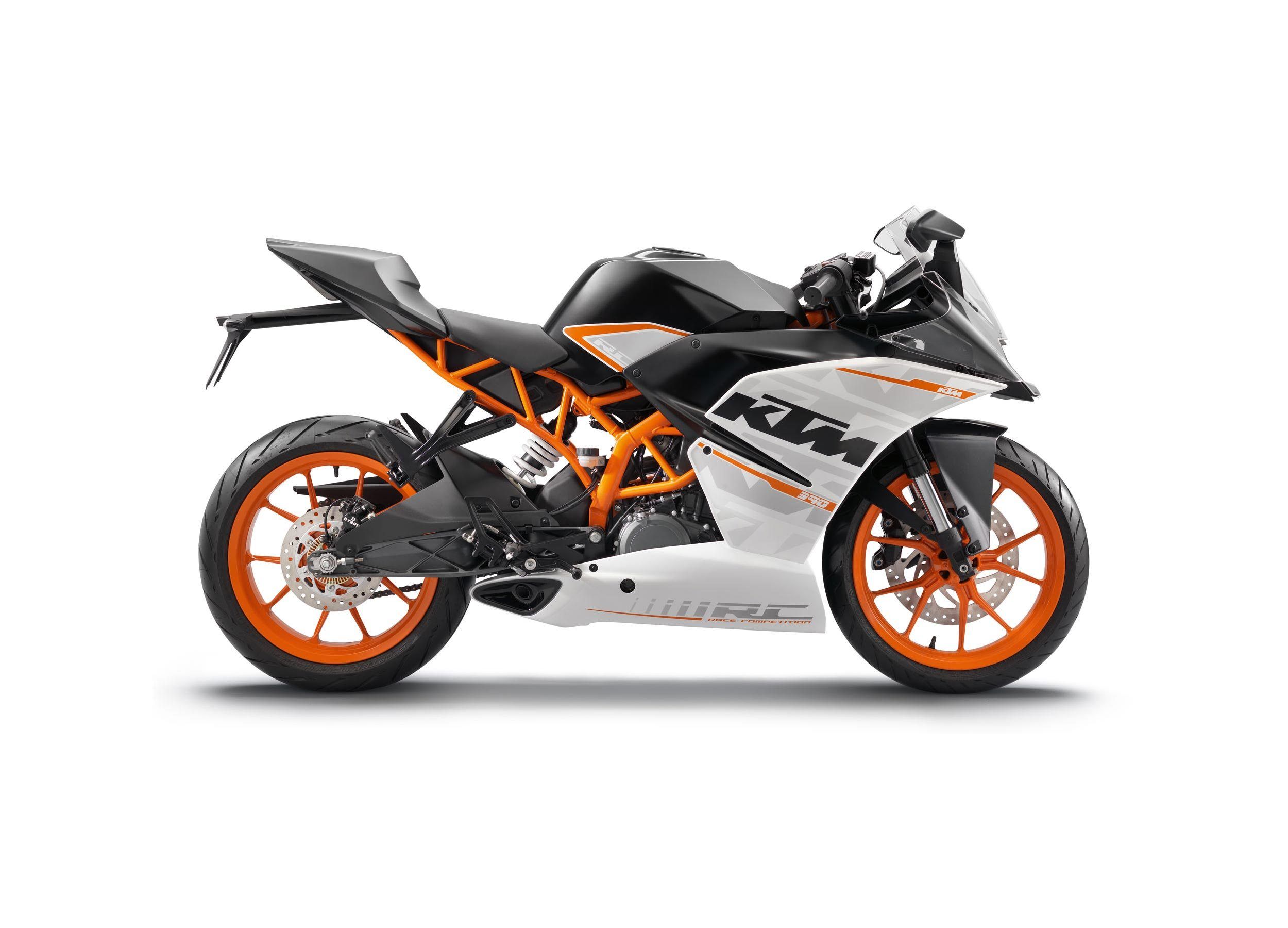 First Photo of the KTM RC125 & KTM RC200 & Rubber