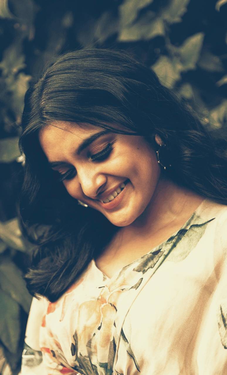 Nivetha Thomas wallpaper