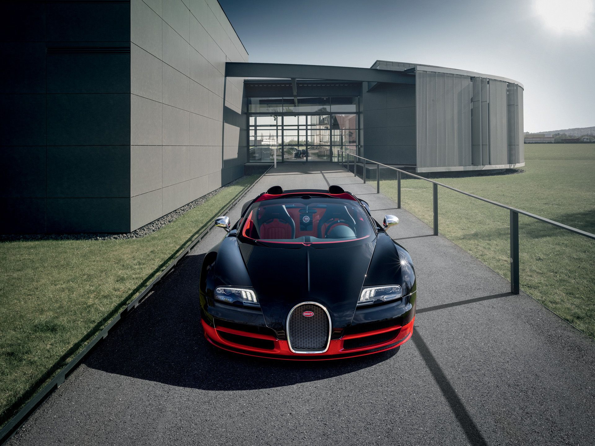 Bugatti Veyron Grand Sport Vitesse Black and Red News