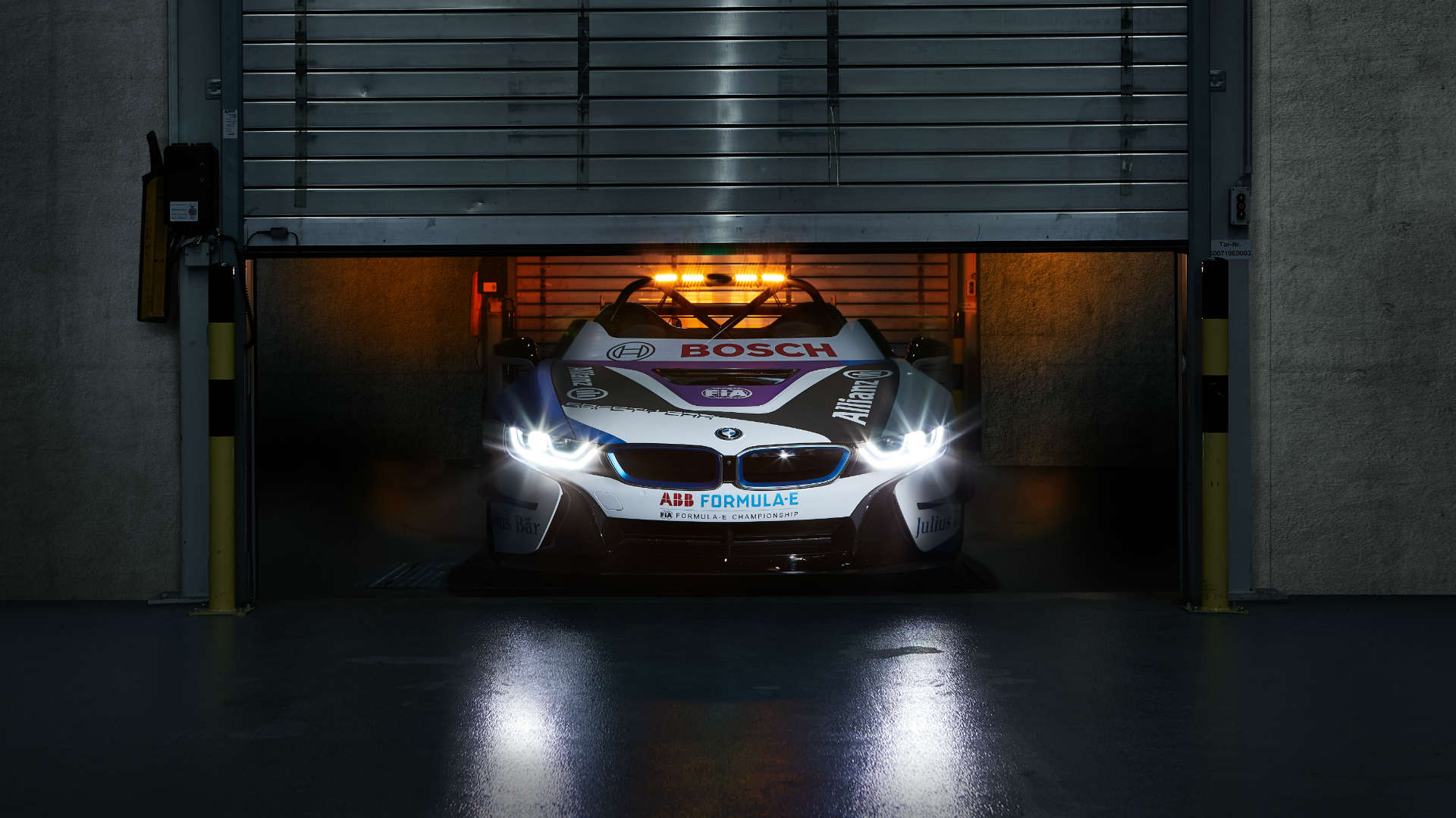 BMW i8 Roadster is world's first open cockpit safety car