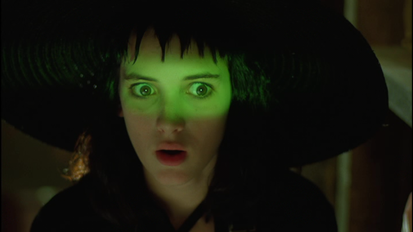 Lydia Deetz Moments That Prove She Was A '90s Feminist Queen