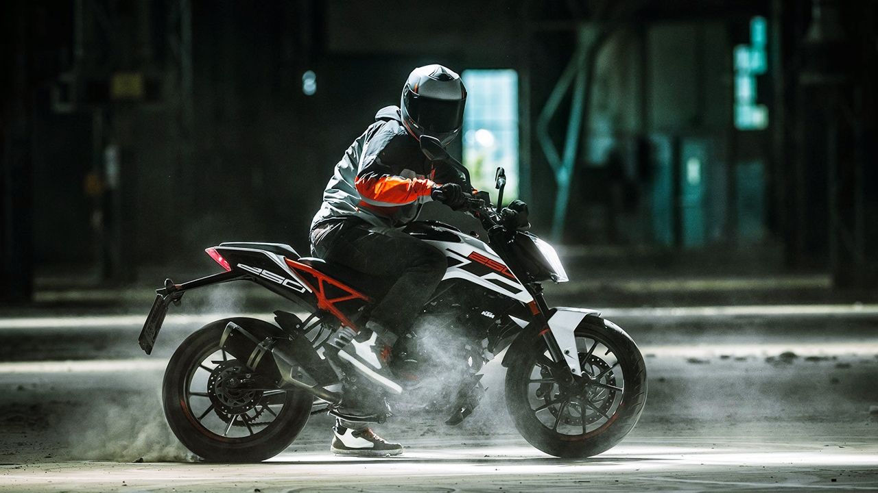 KTM 250 Duke BS 6 Price, Mileage And Specs