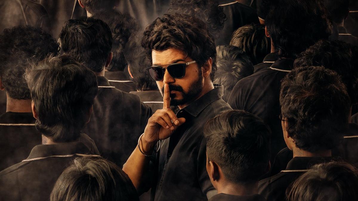 Master second look out: Vijay silences people with his intense