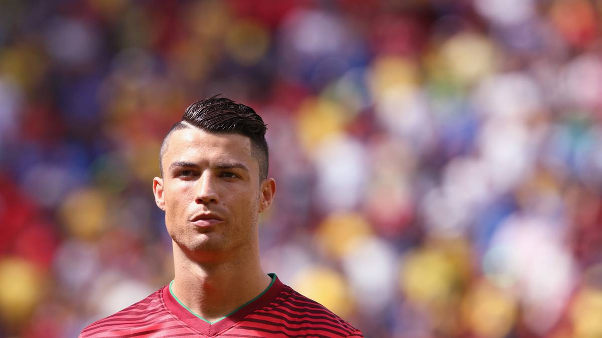 Cristiano Ronaldo hairstyle razor parting - YouTube