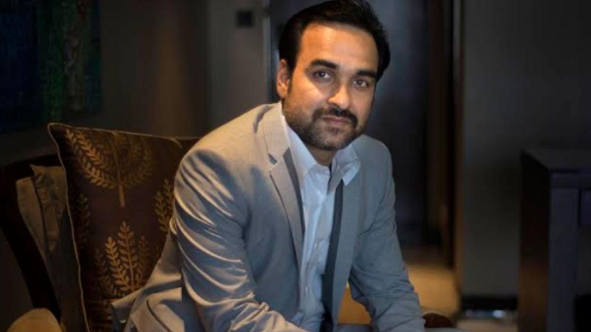 Pankaj Tripathi Fact Checks Website's Fake Post: Kuch Bhi Likh De