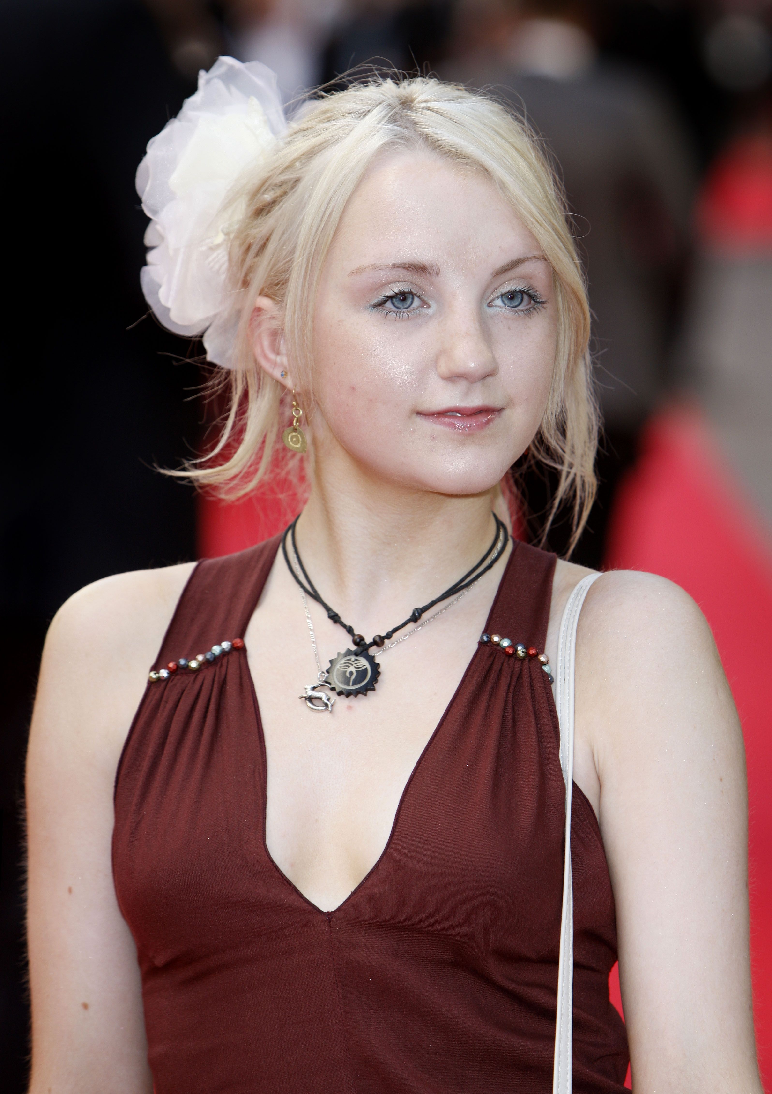 Free download Download Wallpaper Download 2560x1600 evanna lynch