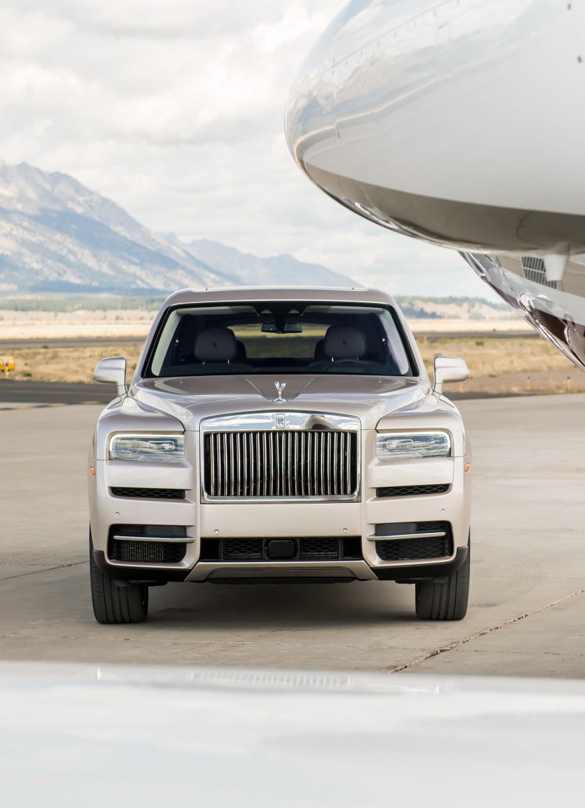Download 2019 Rolls Royce Cullinan, Luxury Vehicle Wallpaper