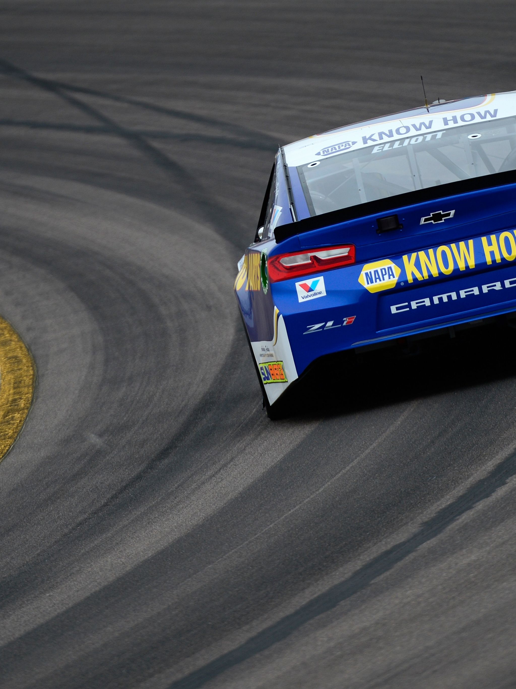 Free download Elliott earns top five finish at ISM Raceway