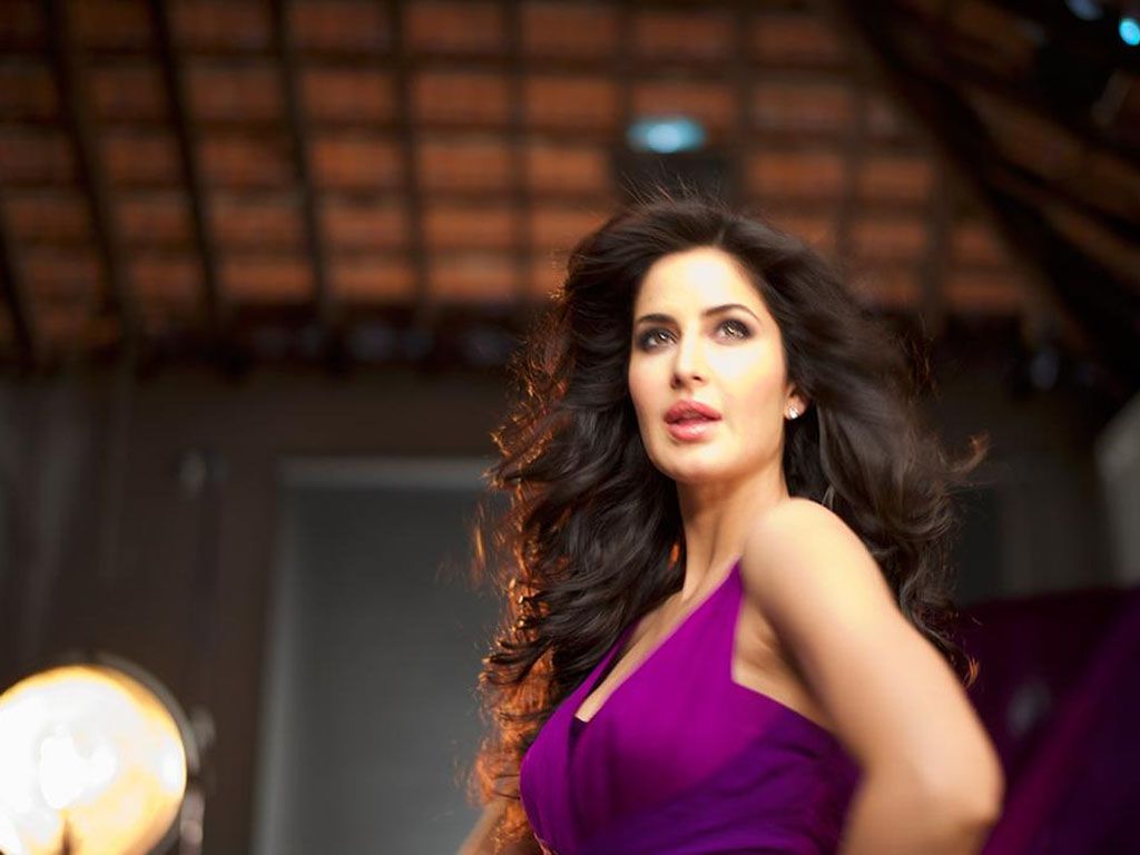Free download Beautiful Katrina Kaif In Purple Dress 2015 Movie