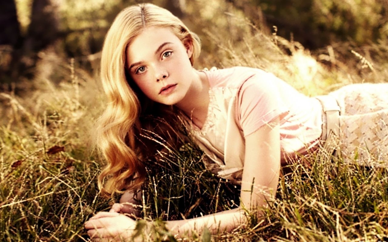 Free download Download Elle Fanning HD Wallpaper [1280x800] 77