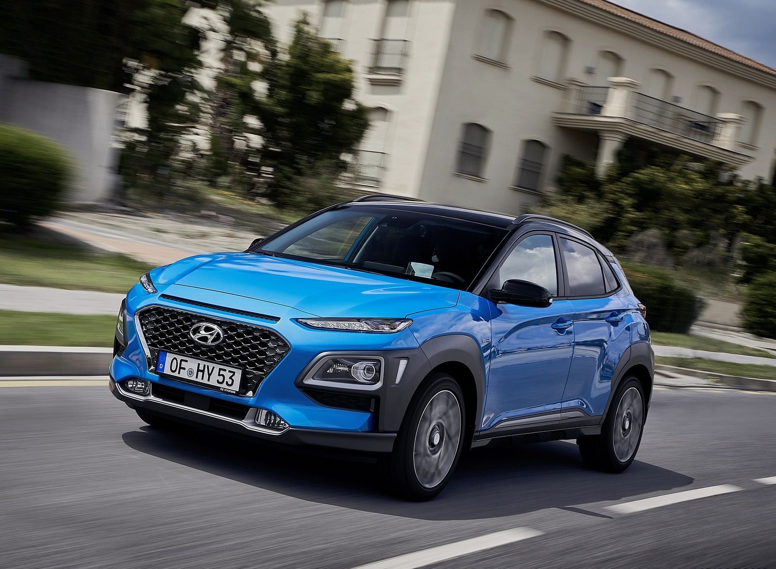 Hyundai Kona Hybrid (Euro Spec) Front Three Quarter