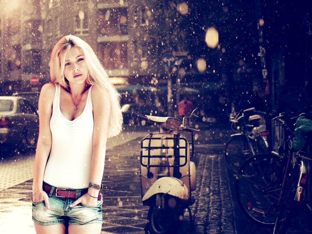 Short jeans fashion style wallpaper for 1024 x 768 ipad. Women