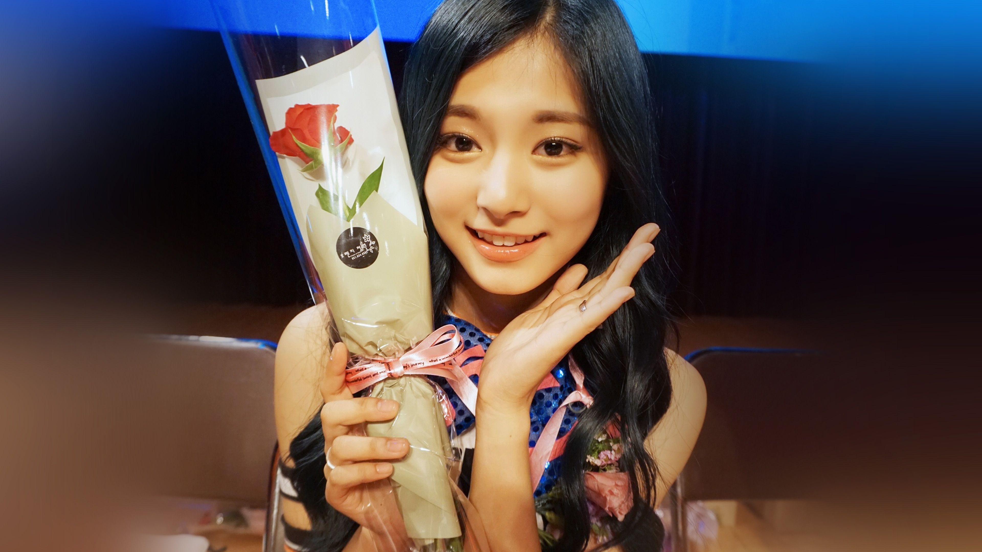 Twice Kpop Girl Flower Tzuyu Fan Wallpaper