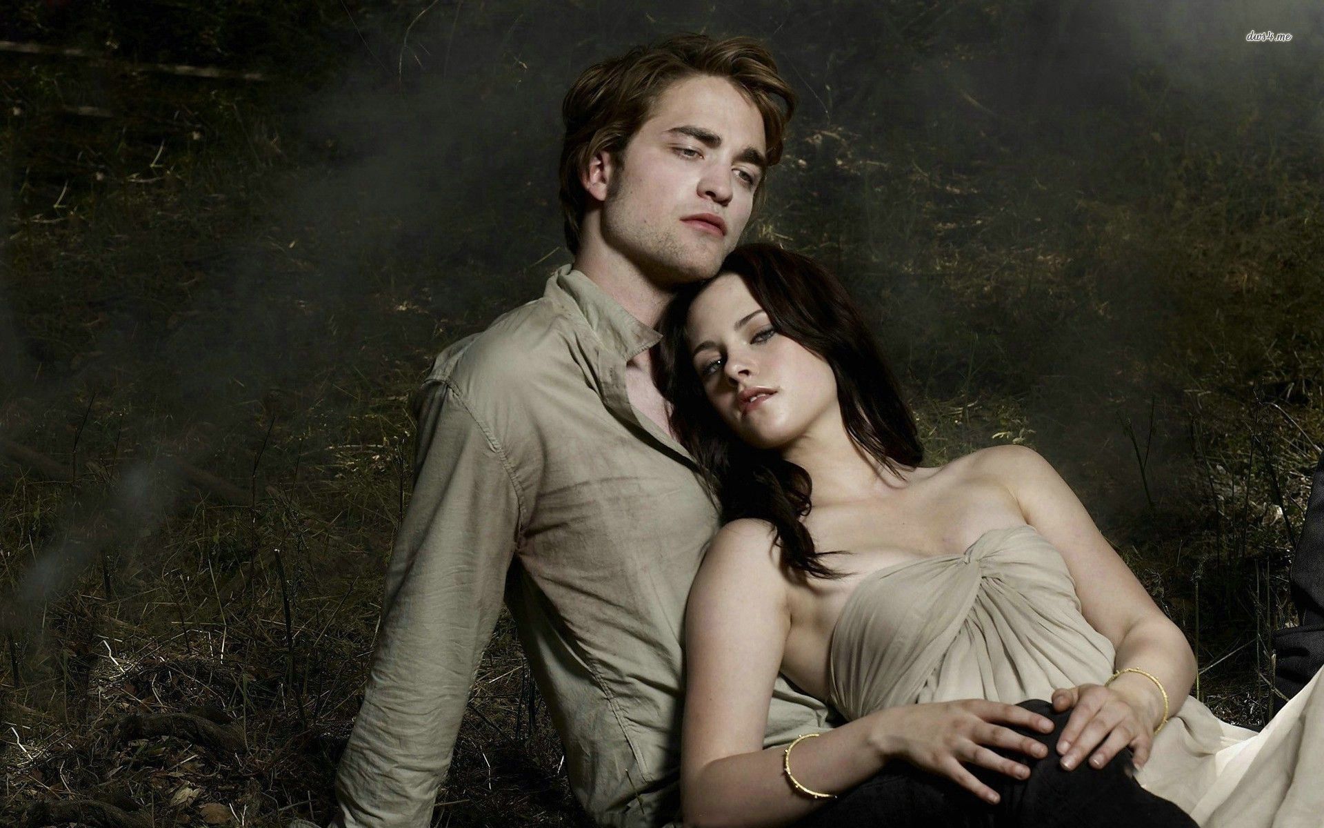 Bella Swan and Edward Cullen wallpaper