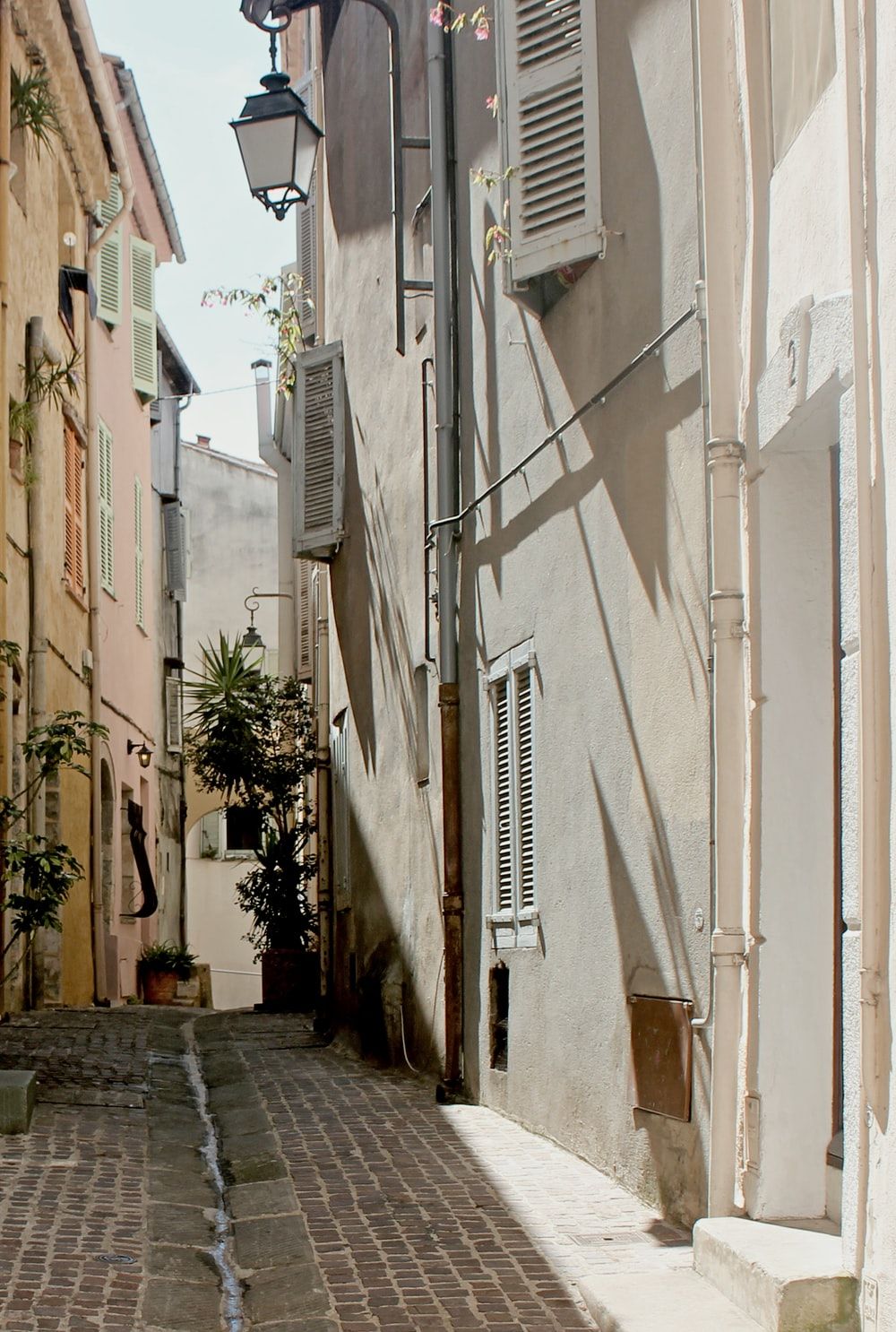 Alleyway Picture. Download Free Image