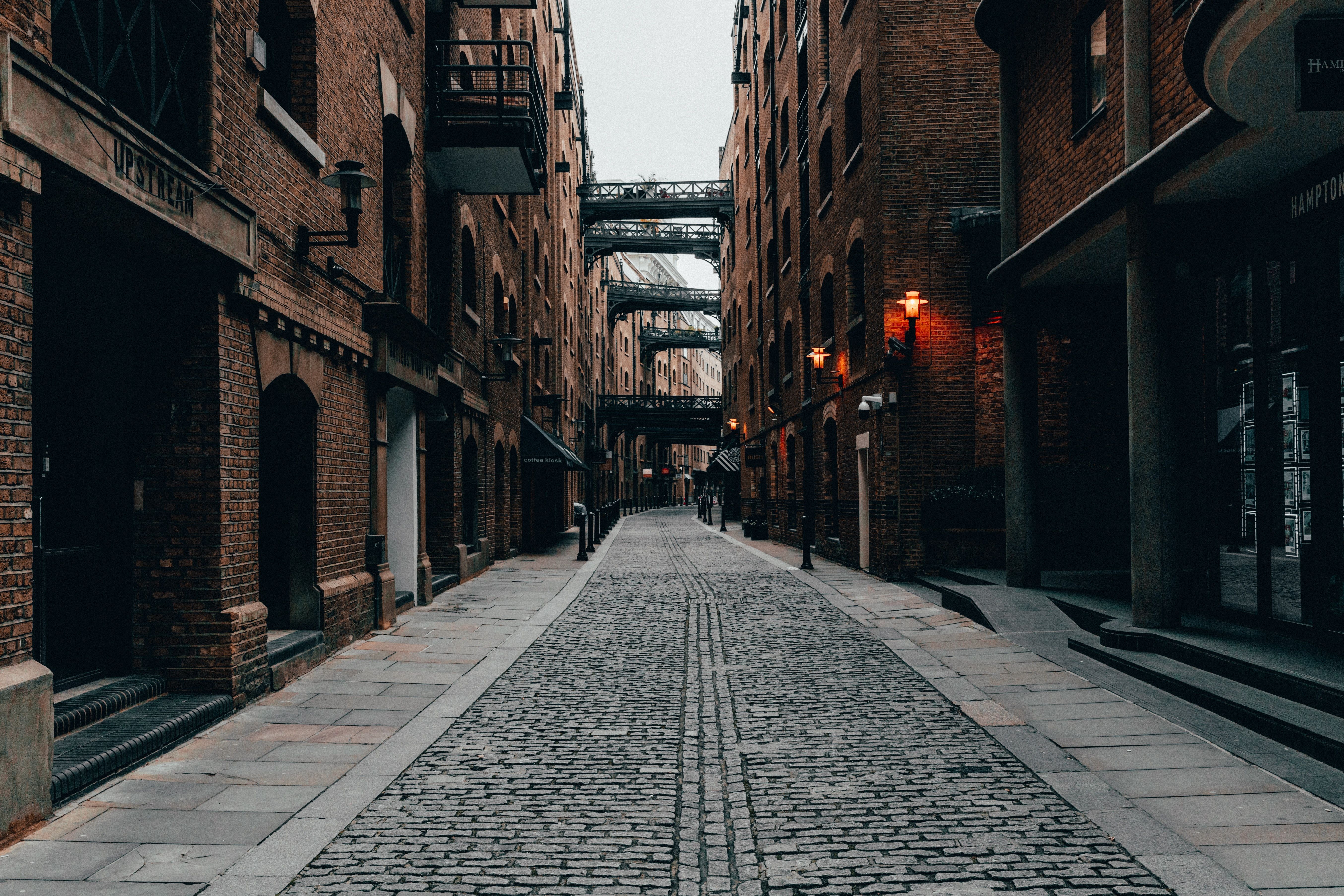 Street background. Переулки Лондона. Улицы Лондона. Серая улица. Улица города.