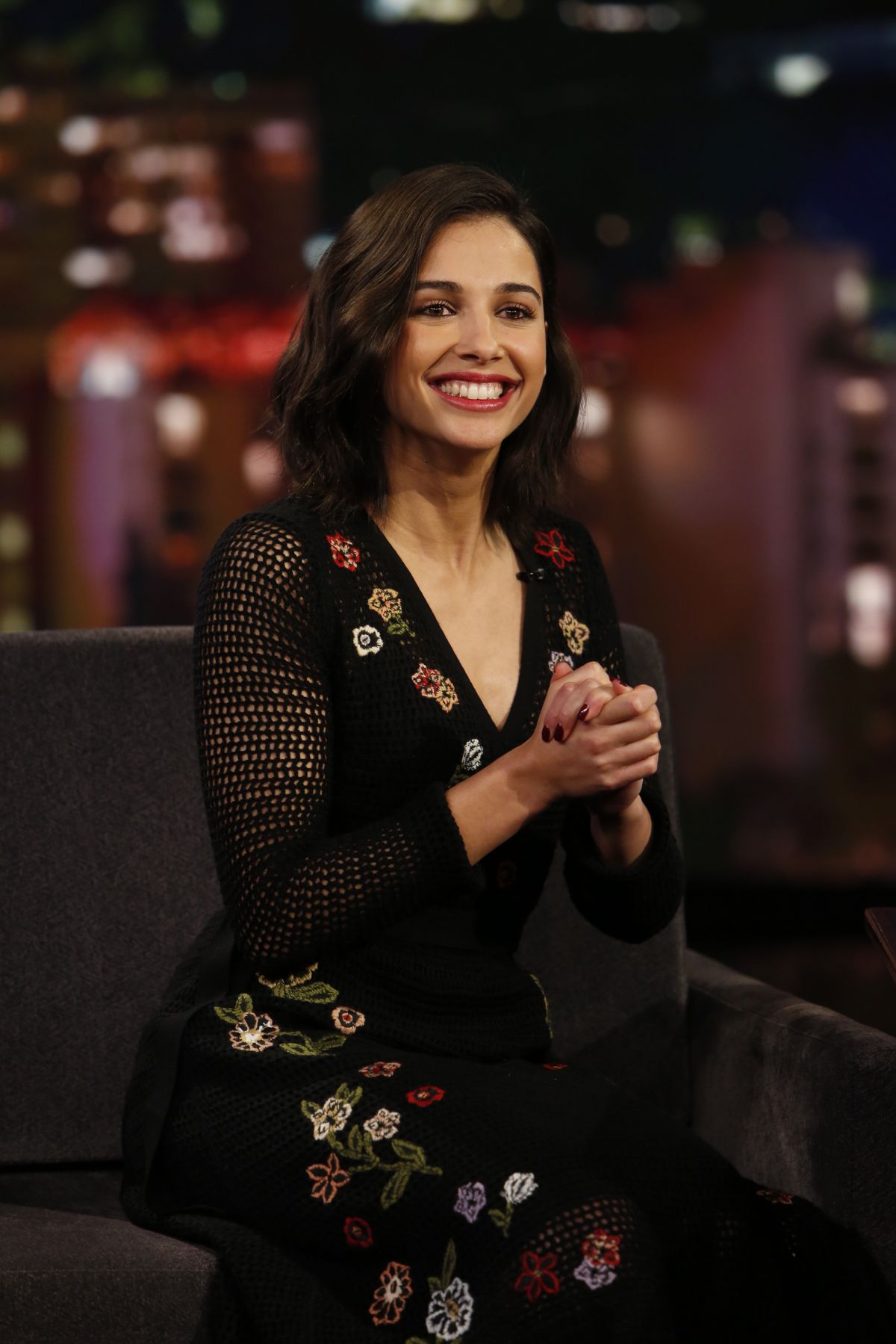 Naomi Scott HD Wallpaperwallpaper.net