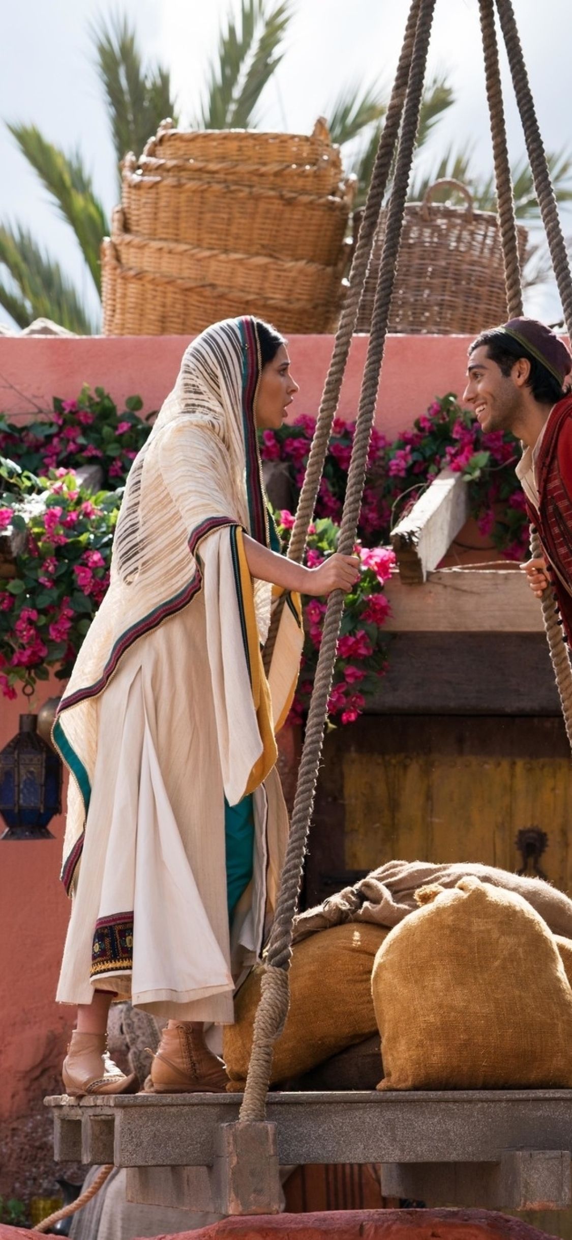 Naomi Scott and Mena Massoud in Aladdin Movie iPhone XS