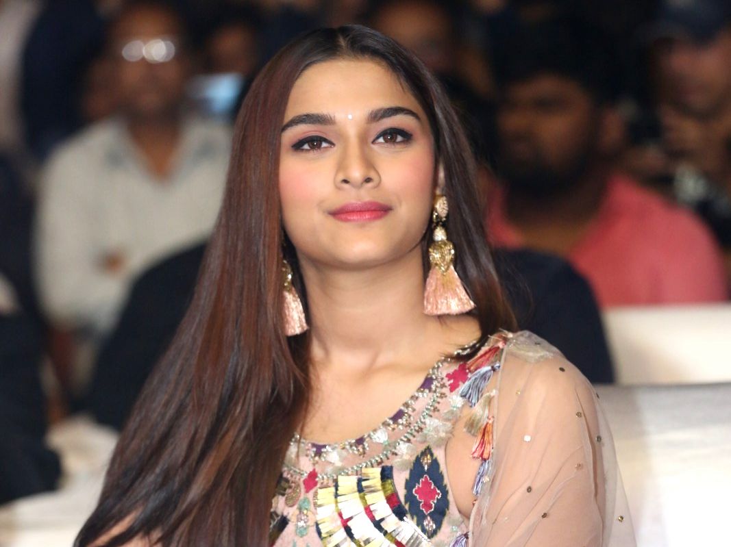 Pretty in red! Saiee Manjrekar's gorgeous ethnic ensemble to